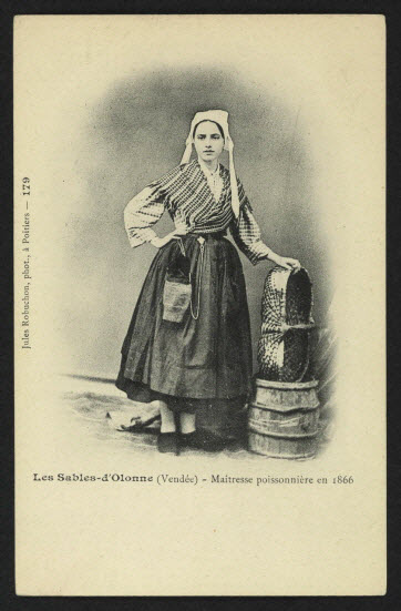 carte postale - LES SABLES-D'OLONNE, MAITRESSE POISSONNIERE EN 1866