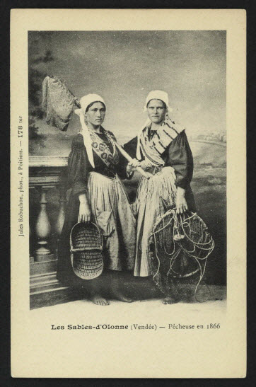 carte postale - LES SABLES-D'OLONNE, PECHEUSE EN 1866