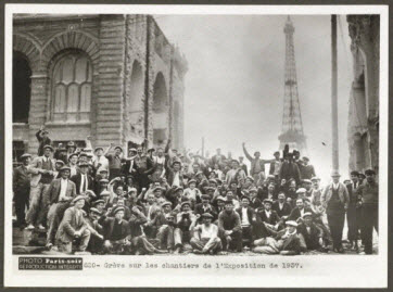 photographie - Chantier du Trocadéro. Grève sur les chantiers de l'Exposition de 1937
