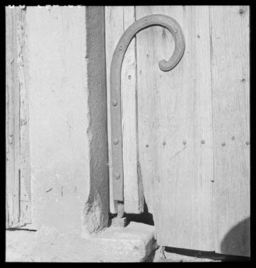 photographie - Pivot de portail en forme de crosse